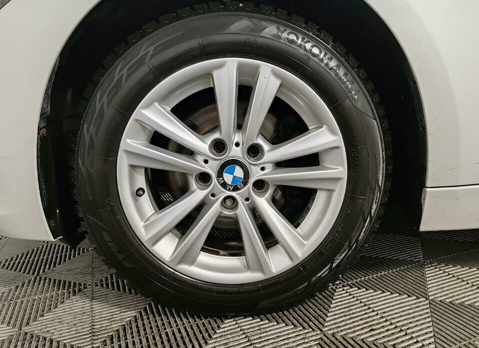 BMW 3 серии 318i 1.5 AT (136 л.с.)