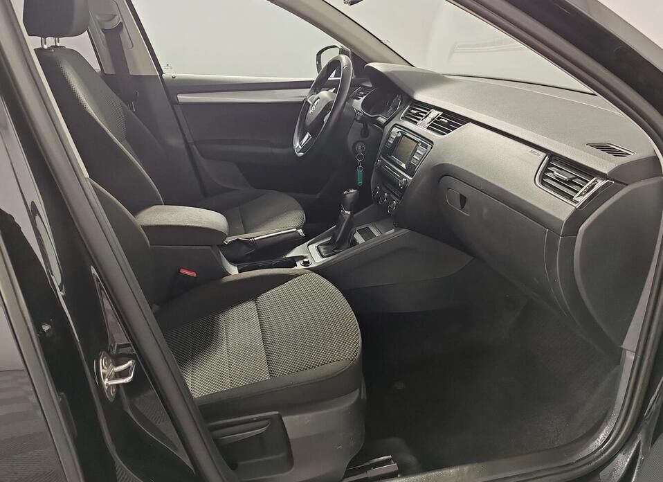 Skoda Octavia, III (A7) 1.6 MT (110 л.с.)