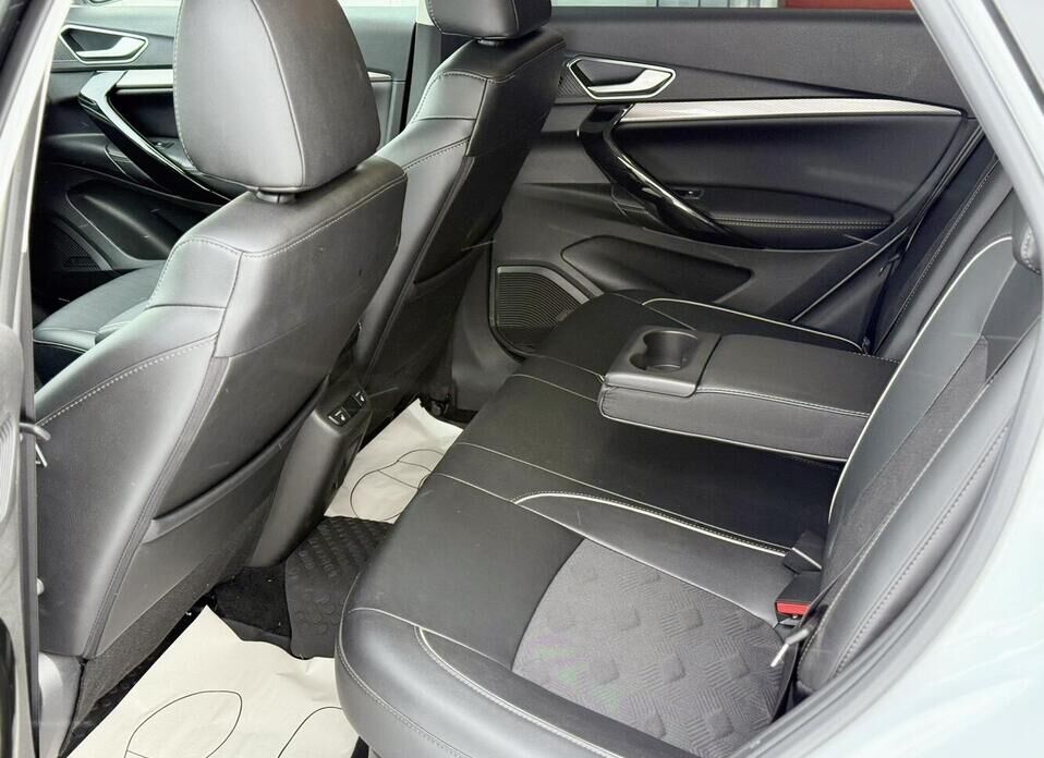 LADA (ВАЗ) Vesta, I Рестайлинг (NG) Cross 1.8 CVT (122 л.с.)