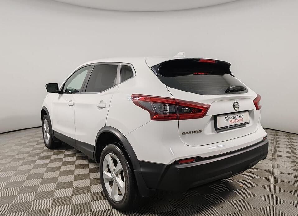 Nissan Qashqai, II Рестайлинг 2.0 CVT (144 л.с.)