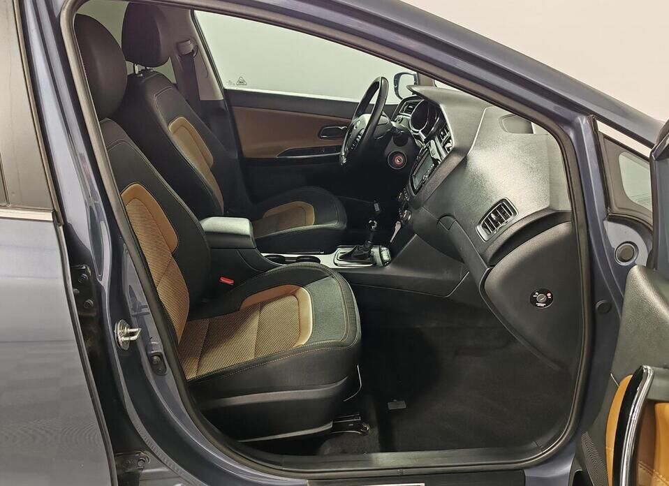 Kia Ceed, II Рестайлинг 1.6 AT (130 л.с.)