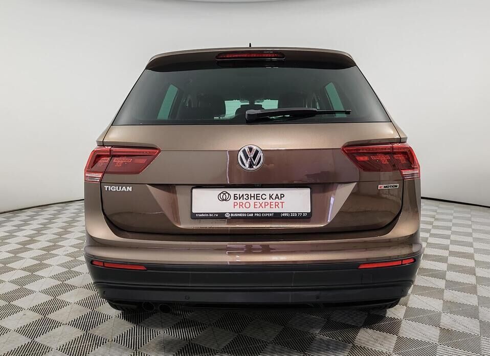 Volkswagen Tiguan 2.0d AMT (150 л.с.) 4WD
