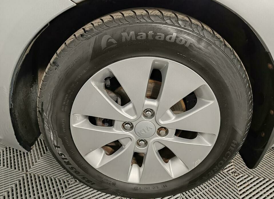 Kia Rio 5-speed 1.6 MT (123 л.с.)