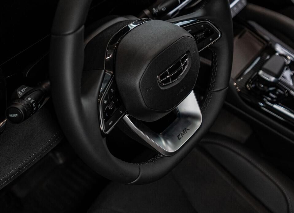 Geely Monjaro 2.0 AT (238 л.с.) 4WD