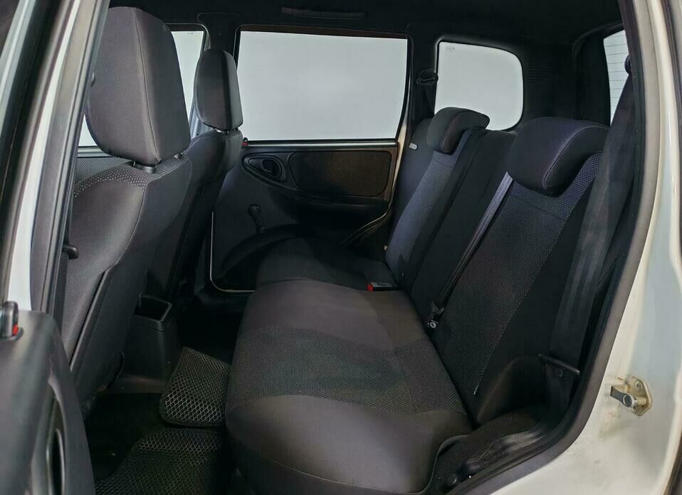 LADA (ВАЗ) Niva 1.7 MT (80 л.с.) 4WD