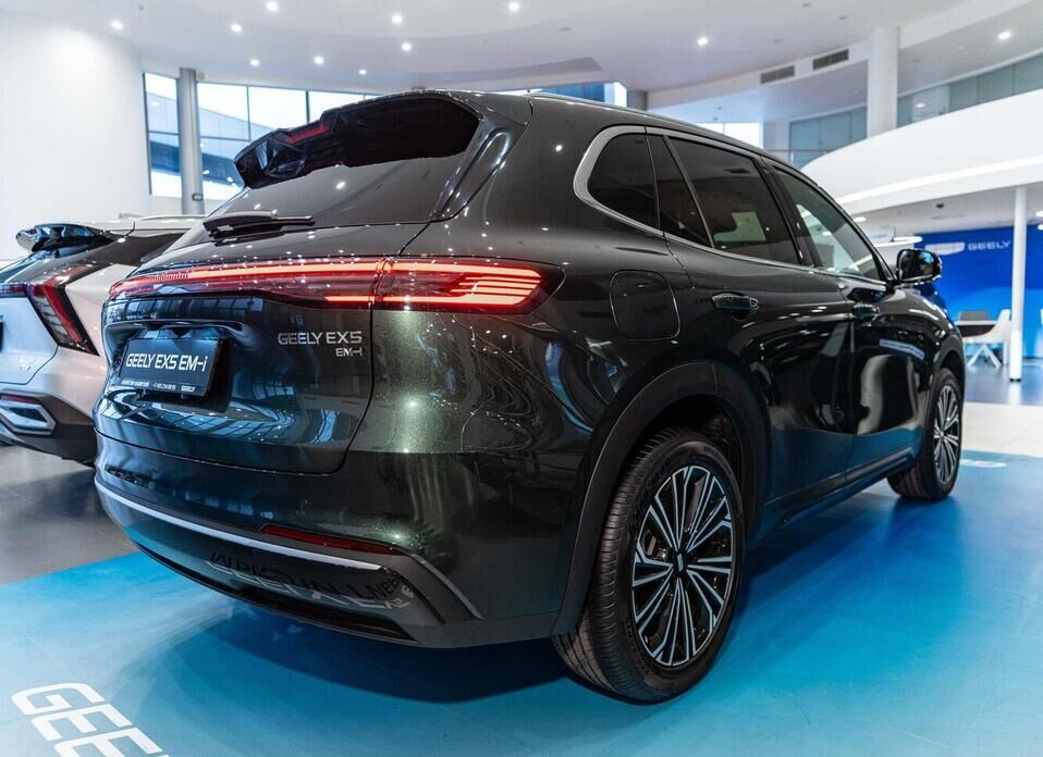 Geely EX5 EM-i 1.5hyb AT (218 л.с.)