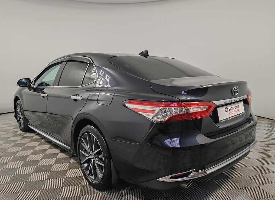 Toyota Camry, VIII (XV70) Рестайлинг 2.5 AT (209 л.с.)