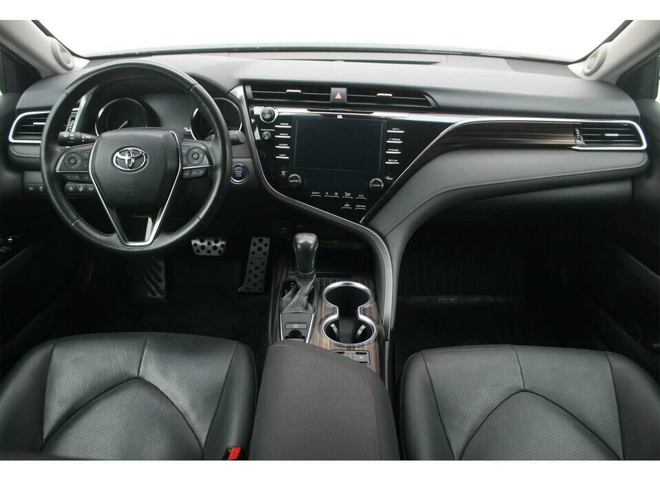 Toyota Camry 2.5 AT (181 л.с.)