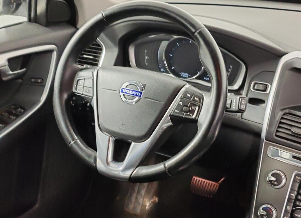 Volvo XC60, I Рестайлинг 2.4d AT (181 л.с.) 4WD