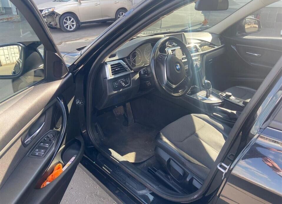 BMW 3 серии 318i 1.5 AT (136 л.с.)