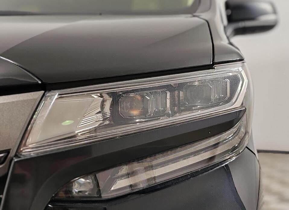 Toyota Alphard, III Рестайлинг 3.5 AT (300 л.с.)