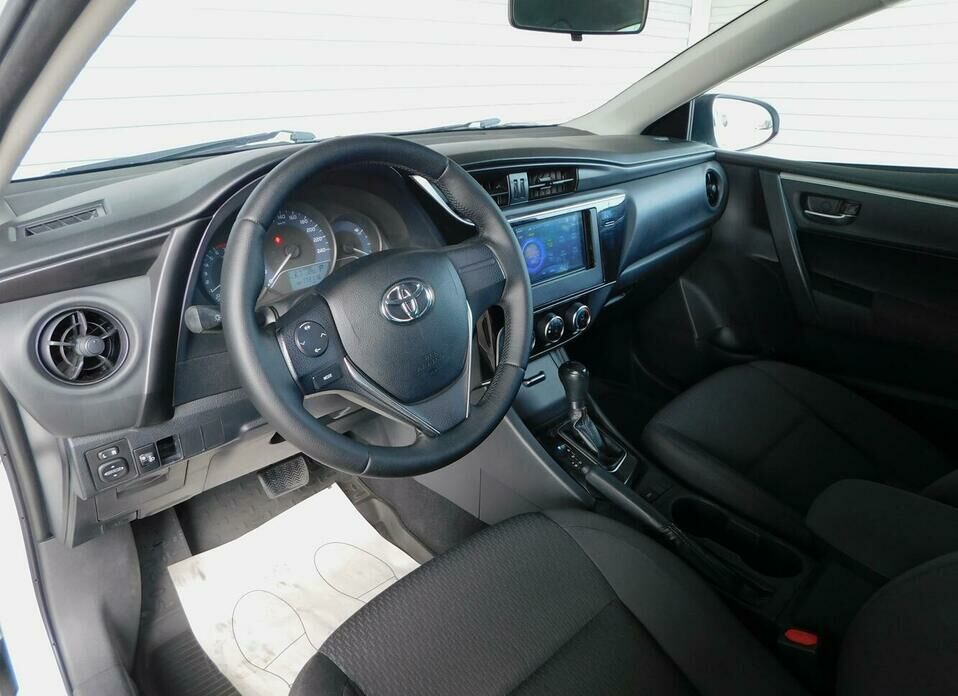 Toyota Corolla 1.6 CVT (122 л.с.)