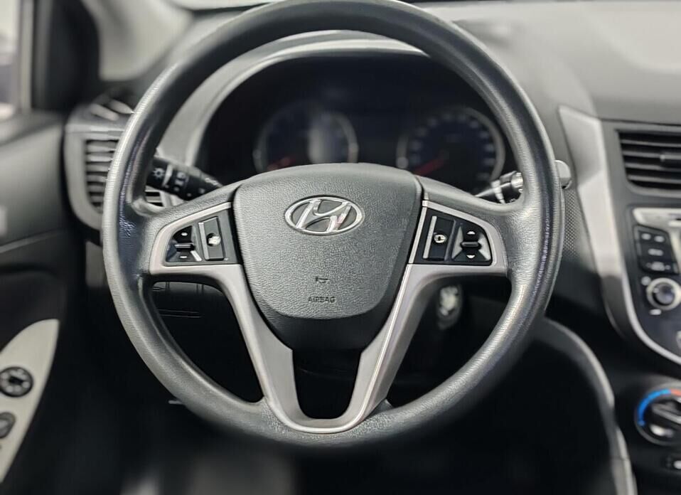 Hyundai Solaris, I Рестайлинг 1.6 AT (123 л.с.)