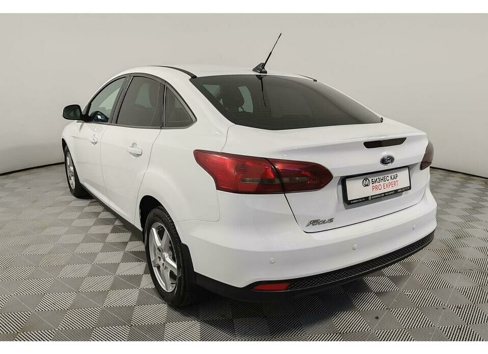Ford Focus 1.6 AMT (105 л.с.)