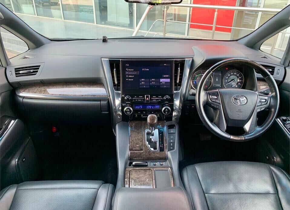 Toyota Vellfire 2.5hyb CVT (152 л.с.) 4WD