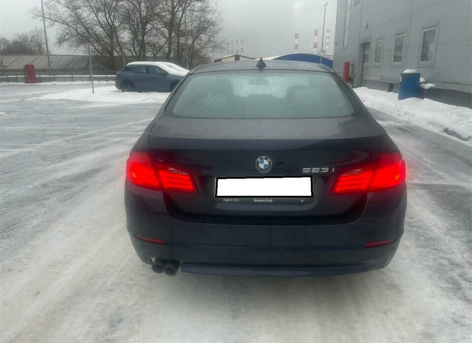 BMW 5 серии 523i 2.5 AT (204 л.с.)