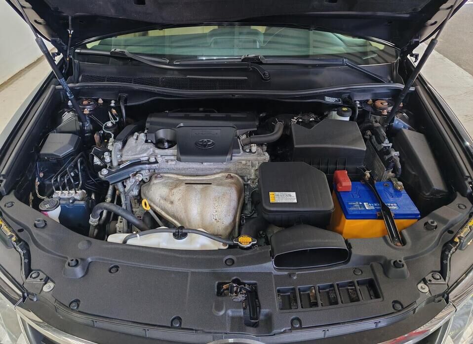 Toyota Camry 2.5 AT (181 л.с.)