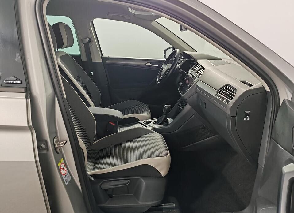 Volkswagen Tiguan, II 2.0d AMT (150 л.с.) 4WD