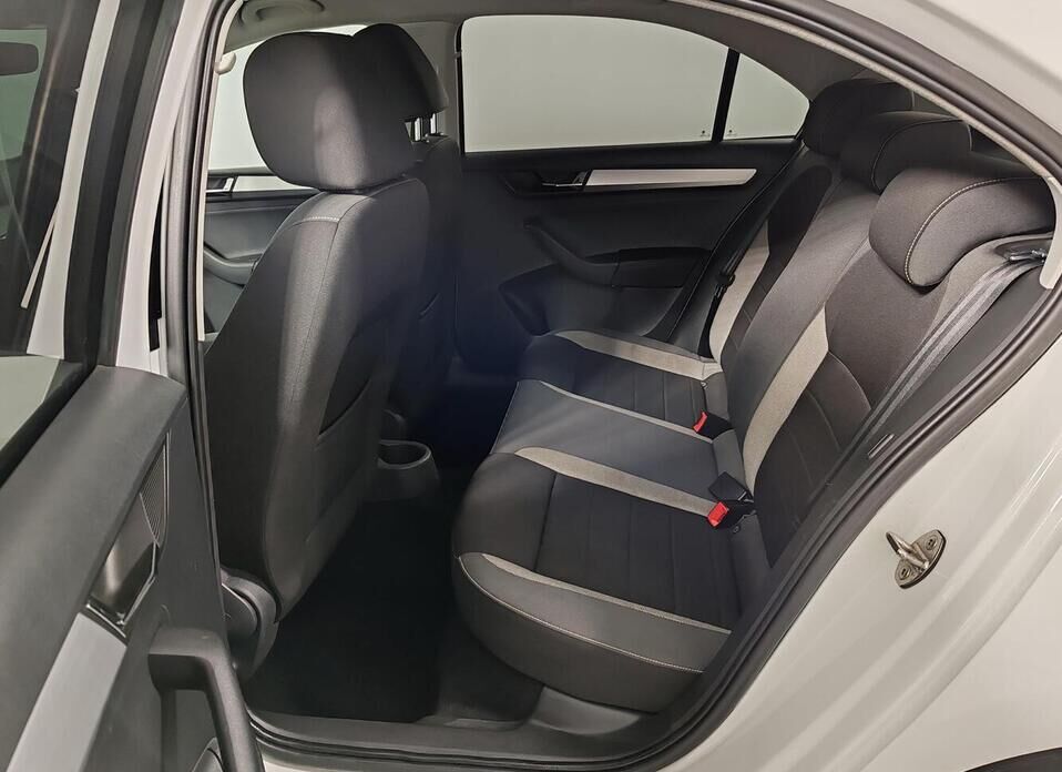 Skoda Rapid, I Рестайлинг 1.6 AT (110 л.с.)