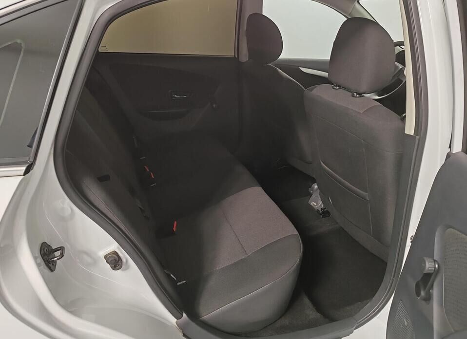 Nissan Almera 1.6 MT (102 л.с.)