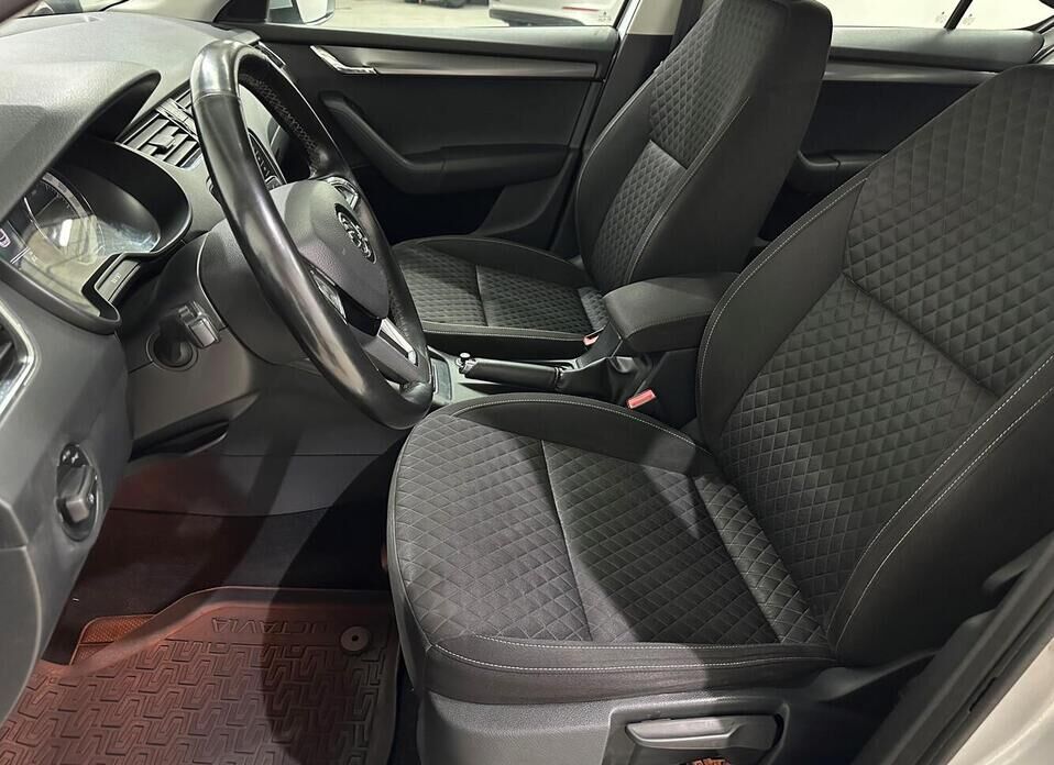 Skoda Octavia, III (A7) Рестайлинг 1.6 MT (110 л.с.)
