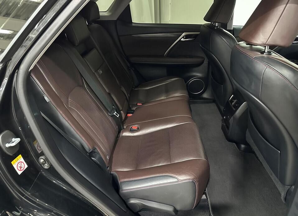 Lexus RX, IV 200t 2.0 AT (238 л.с.) 4WD
