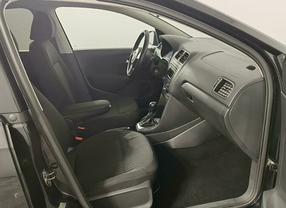 Volkswagen Polo 1.6 AT (105 л.с.)