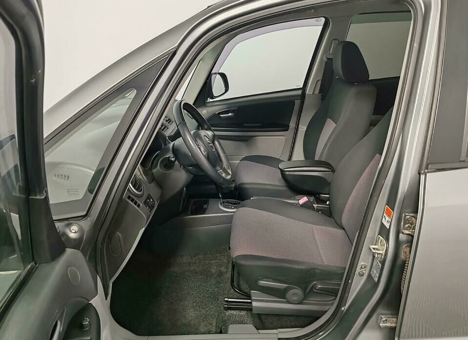 Suzuki SX4 1.6 AT (107 л.с.)