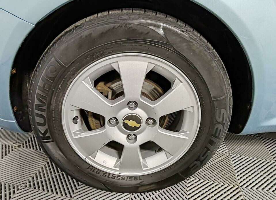 Chevrolet Lacetti 1.6 MT (109 л.с.)