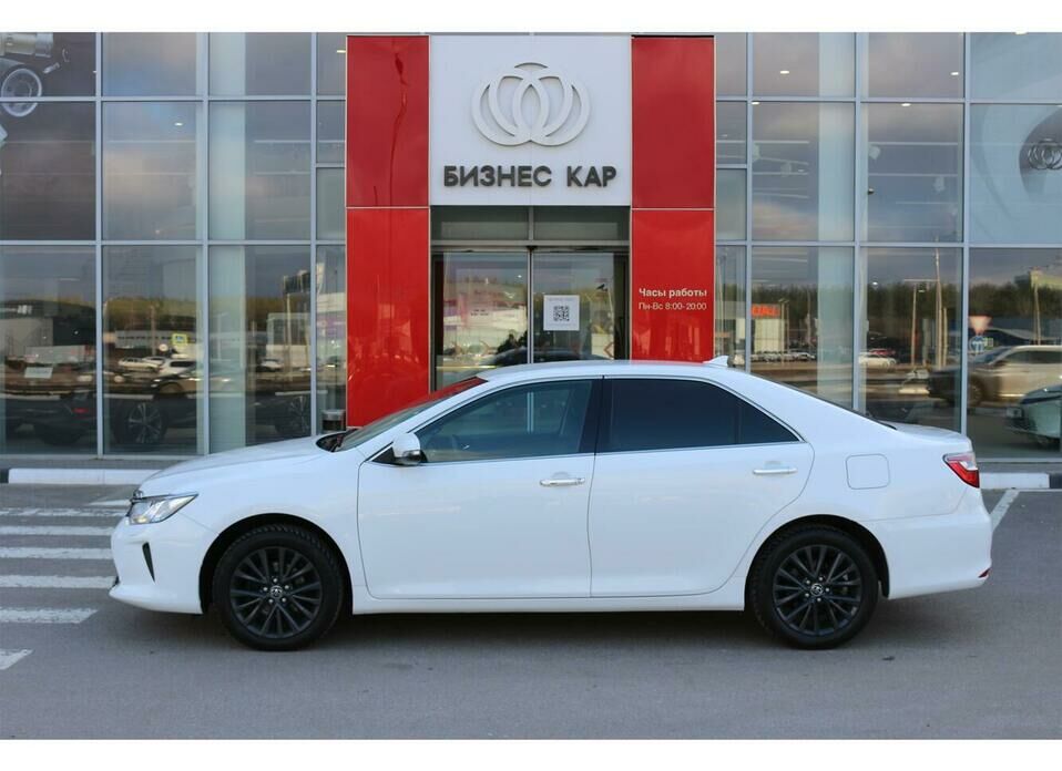 Toyota Camry 2.5 AT (181 л.с.)