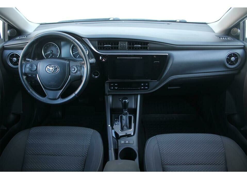 Toyota Corolla 1.6 CVT (122 л.с.)