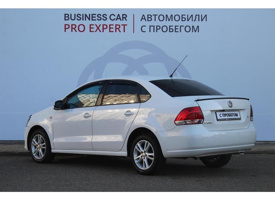 Volkswagen Polo 1.6 AT (105 л.с.)