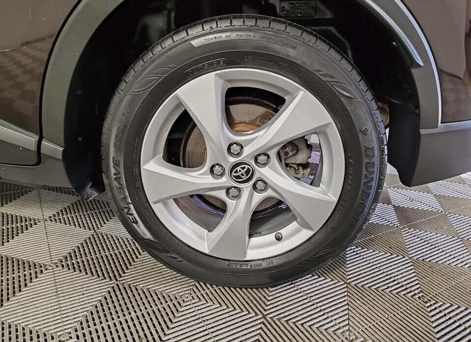 Toyota C-HR 2.0 CVT (148 л.с.)