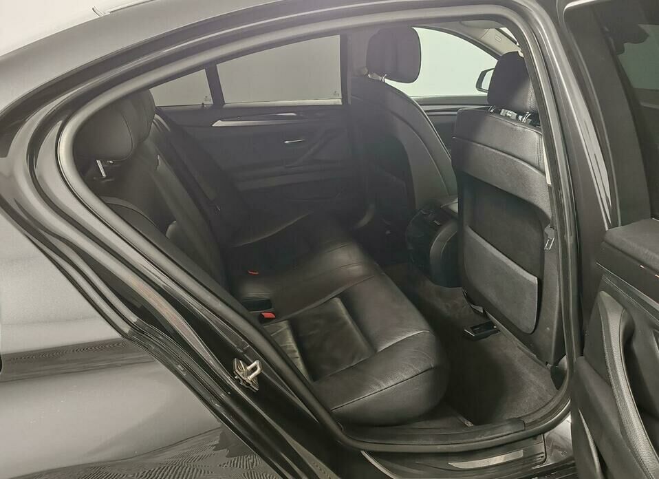 BMW 5 серии 528i 3.0 AT (258 л.с.) 4WD
