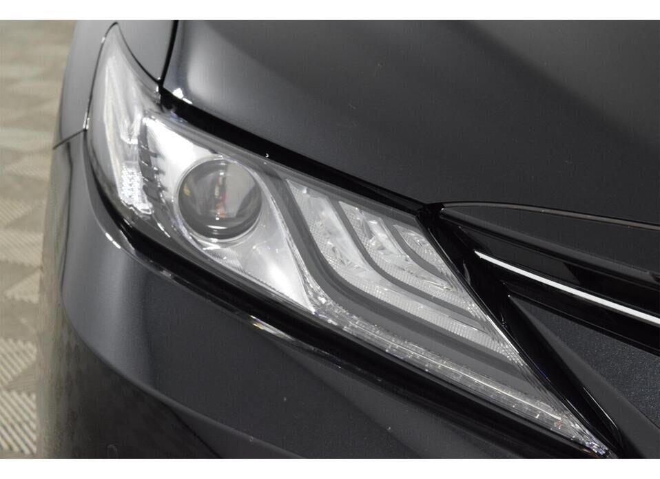 Toyota Camry 2.5 AT (206 л.с.)