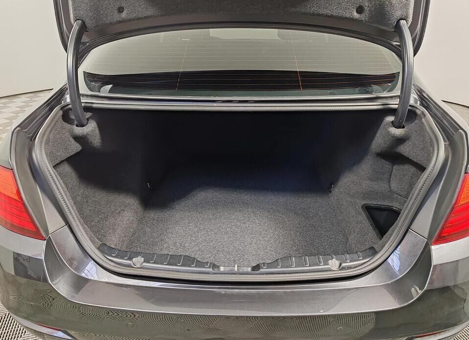 BMW 5 серии, VI (F10/F11/F07) Рестайлинг 520i 2.0 AT (184 л.с.)