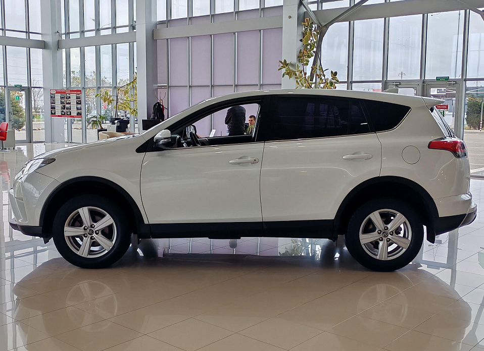 Toyota RAV4, IV (XA40) Рестайлинг 2.0 CVT (146 л.с.) 4WD