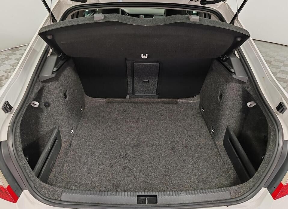 Skoda Octavia, III (A7) 2.0d AMT (143 л.с.)