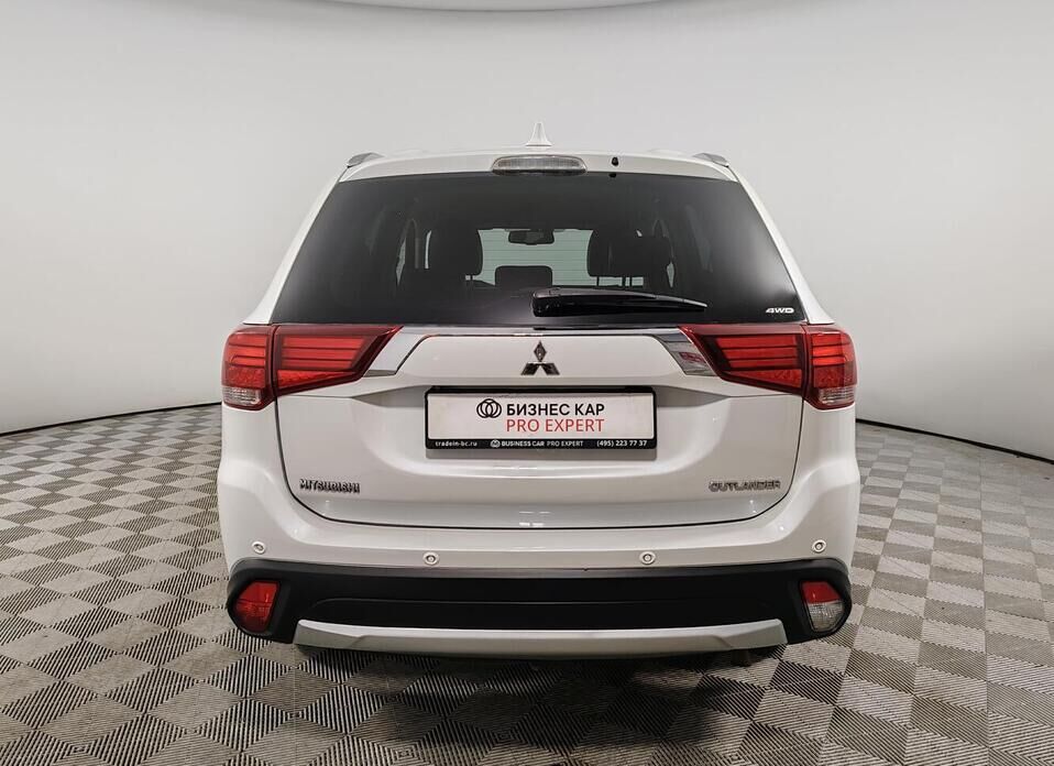 Mitsubishi Outlander, III Рестайлинг 2 2.4 CVT (167 л.с.) 4WD