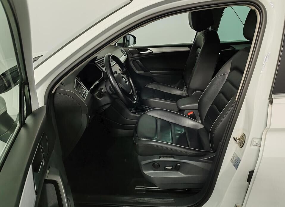 Volkswagen Tiguan, II 2.0 AMT (180 л.с.) 4WD