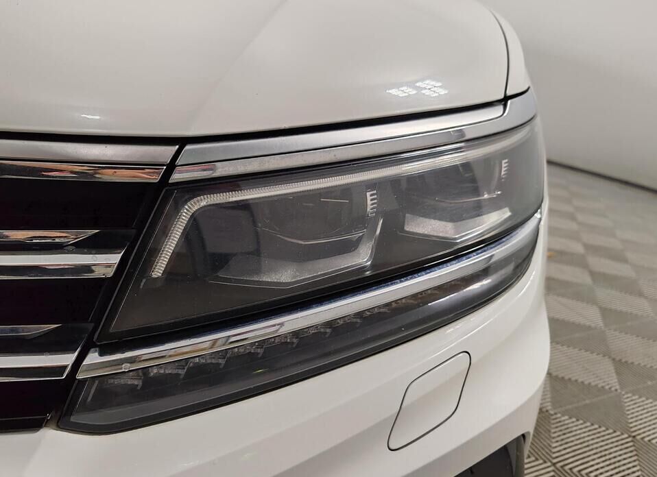 Volkswagen Tiguan, II 2.0 AMT (180 л.с.) 4WD