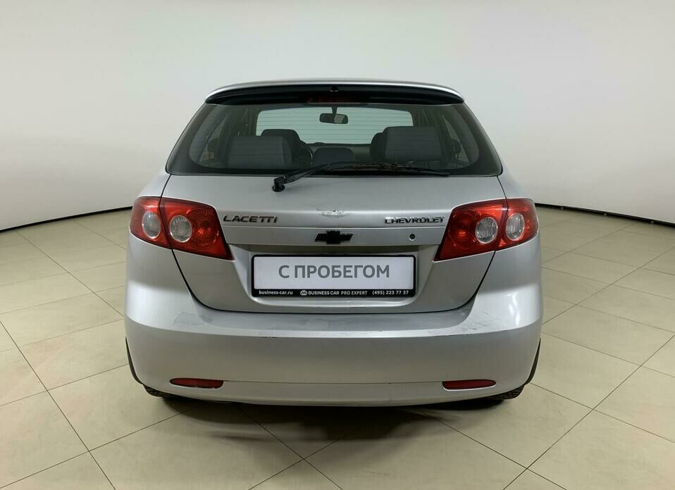 Chevrolet Lacetti 1.6 MT (109 л.с.)