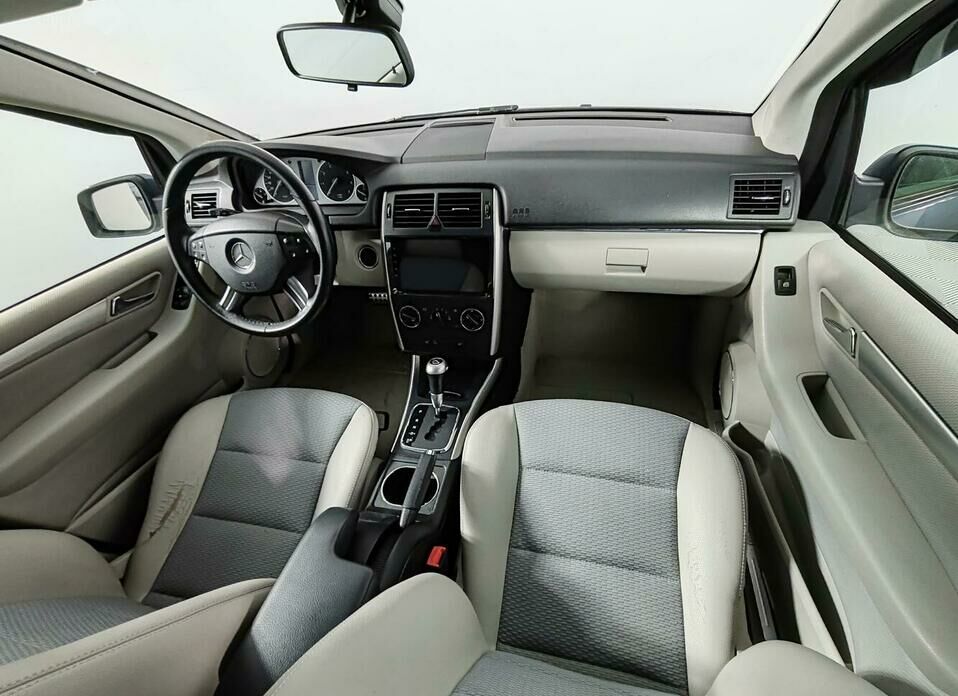 Mercedes-Benz B-Класс 200 2.0 CVT (136 л.с.)