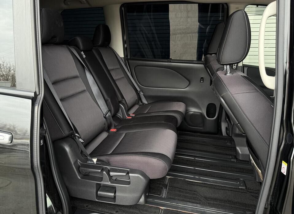 Nissan Serena, V (C27) 2.0hyb CVT (150 л.с.)