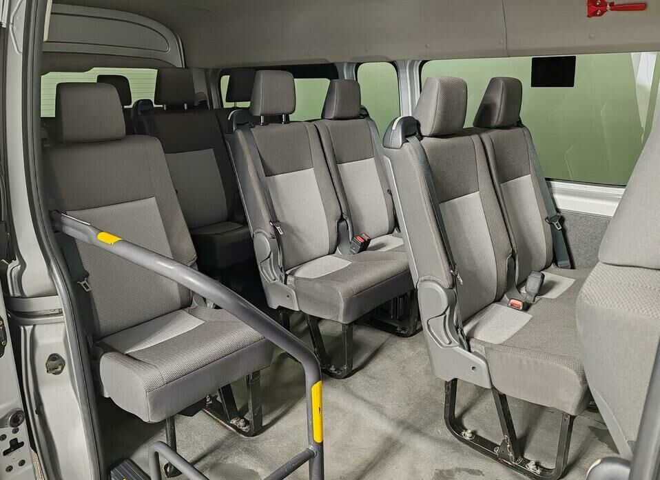 Toyota HiAce 2.8d MT (150 л.с.)