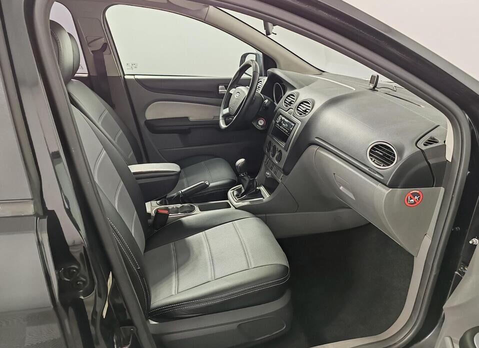 Ford Focus, II Рестайлинг 1.8 MT (125 л.с.)