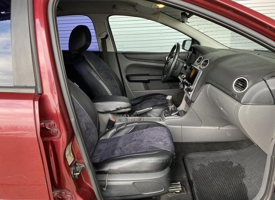 Ford Focus, II Рестайлинг 1.8 MT (125 л.с.)