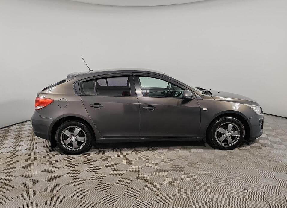 Chevrolet Cruze, I Рестайлинг 1.6 MT (109 л.с.)