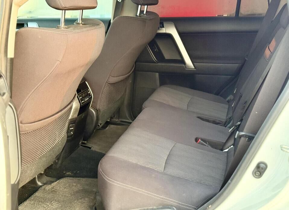 Toyota Land Cruiser Prado, 150 Series Рестайлинг 3 2.8d AT (200 л.с.) 4WD