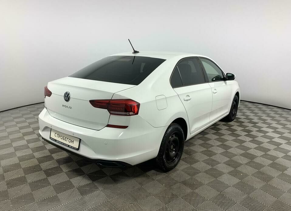 Volkswagen Polo 1.6 MT (110 л.с.)